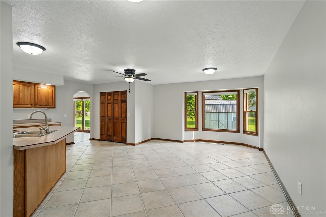 865 Copperfield Lane, Tipp City, Ohio image 17