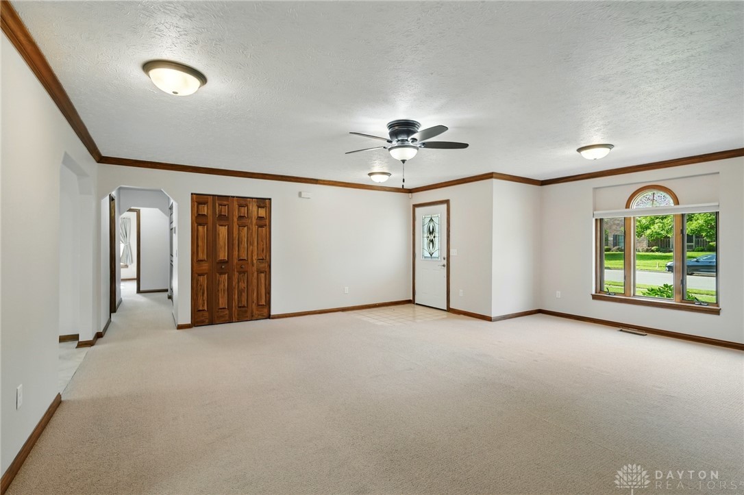 865 Copperfield Lane, Tipp City, Ohio image 9