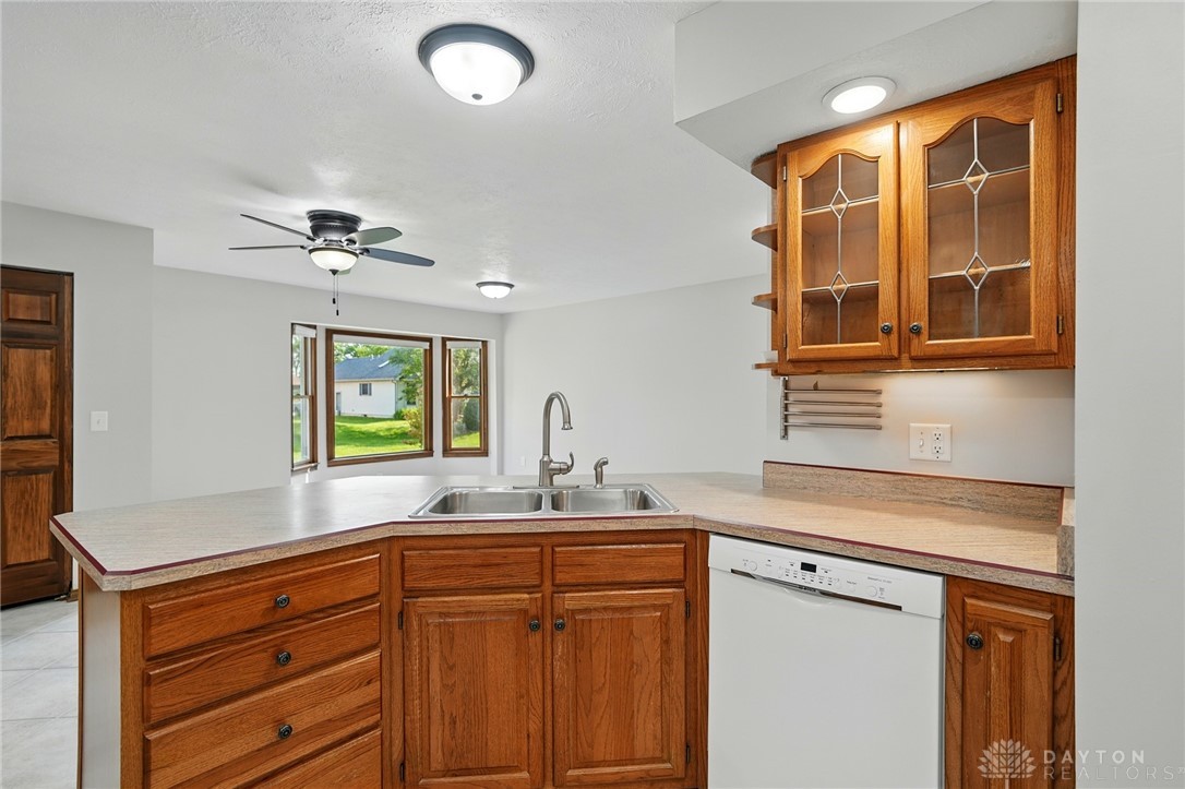 865 Copperfield Lane, Tipp City, Ohio image 14