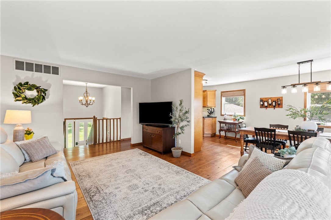 67 Lakeview Place
