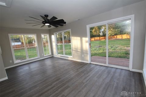 Tiny photo for 880 Wilshire Drive, Franklin, OH 45005 (MLS # 946275)
