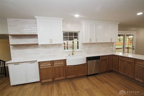 Tiny photo for 880 Wilshire Drive, Franklin, OH 45005 (MLS # 946275)