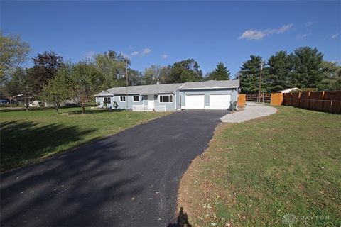 Photo of 880 Wilshire Drive, Franklin, OH 45005 (MLS # 946275) Photo of 880 Wilshire Drive, Franklin, OH 45005 (MLS # 946275)