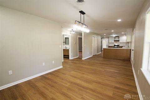 Tiny photo for 880 Wilshire Drive, Franklin, OH 45005 (MLS # 946275)