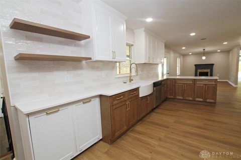 Tiny photo for 880 Wilshire Drive, Franklin, OH 45005 (MLS # 946275)