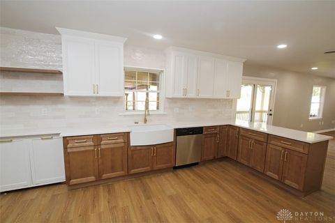 Tiny photo for 880 Wilshire Drive, Franklin, OH 45005 (MLS # 946275)