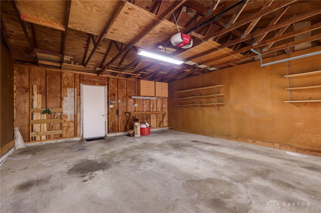 3034 Colony Lane, Springfield, Ohio image 33