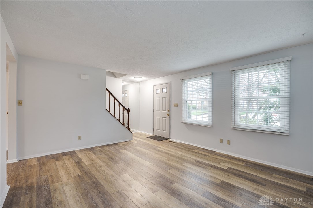 3034 Colony Lane, Springfield, Ohio image 8