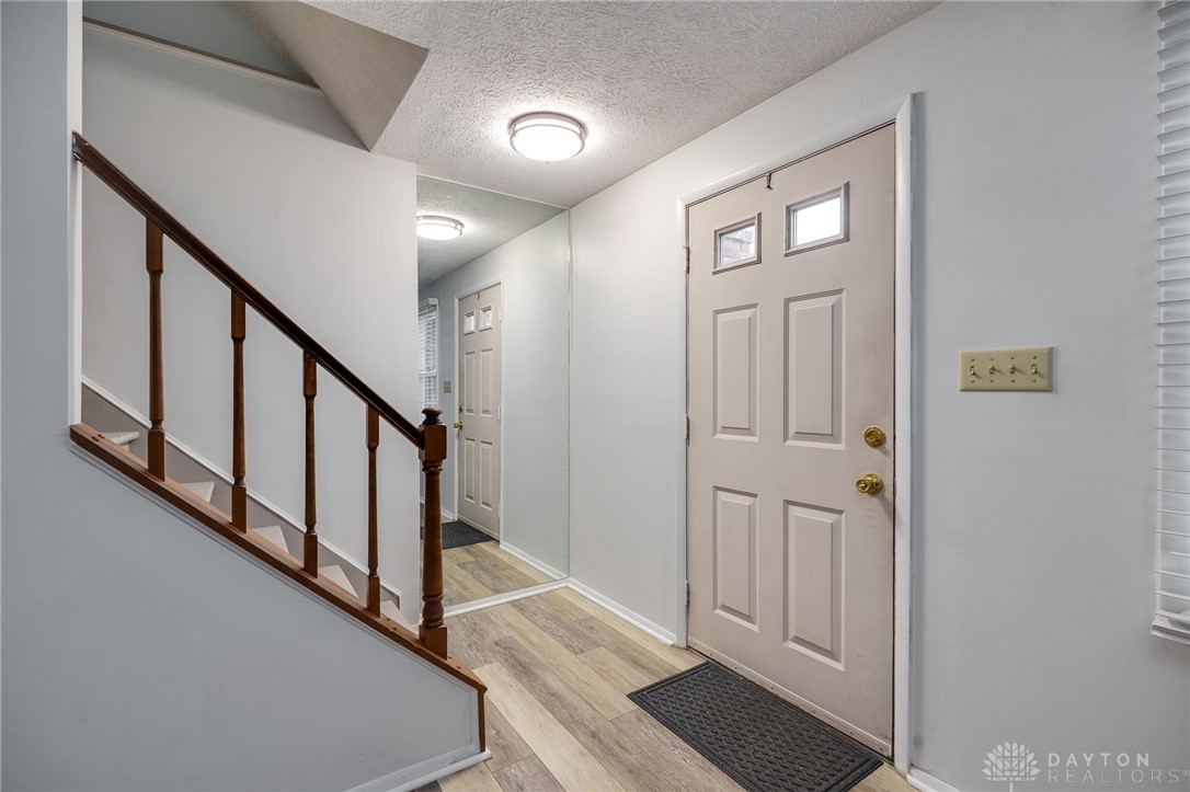 3034 Colony Lane, Springfield, Ohio image 5