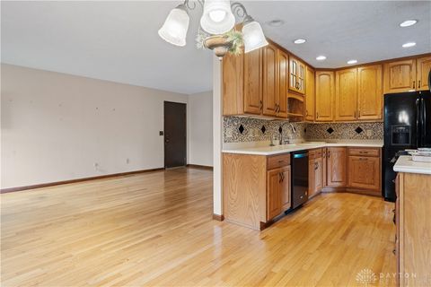 Tiny photo for 525 Royal Springs Drive, Springboro, OH 45066 (MLS # 946473)