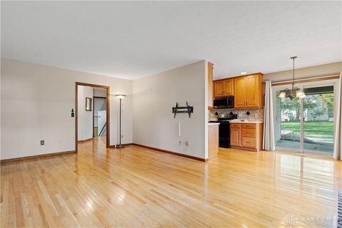 Tiny photo for 525 Royal Springs Drive, Springboro, OH 45066 (MLS # 946473)