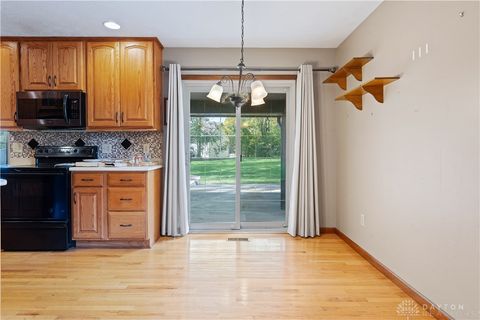 Tiny photo for 525 Royal Springs Drive, Springboro, OH 45066 (MLS # 946473)