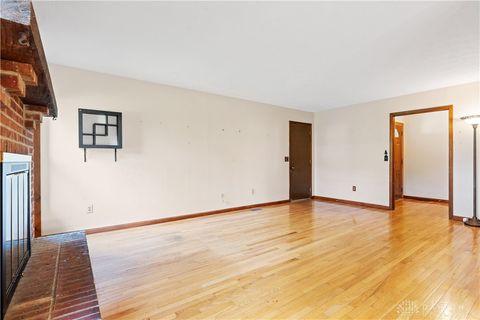 Tiny photo for 525 Royal Springs Drive, Springboro, OH 45066 (MLS # 946473)