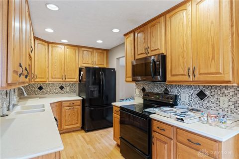 Tiny photo for 525 Royal Springs Drive, Springboro, OH 45066 (MLS # 946473)