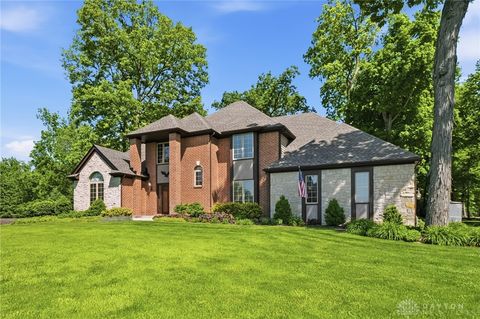 Photo of 2350 Lostwood Court, Beavercreek Twp, OH 45385 (MLS # 955815)