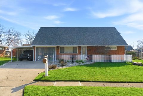 Photo of 5718 Rousseau Drive, Dayton, OH 45424 (MLS # 955422)