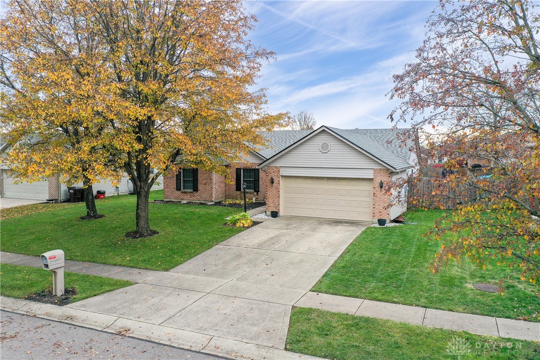 1425 Adamsmoor Drive, Waynesville, Ohio image 37