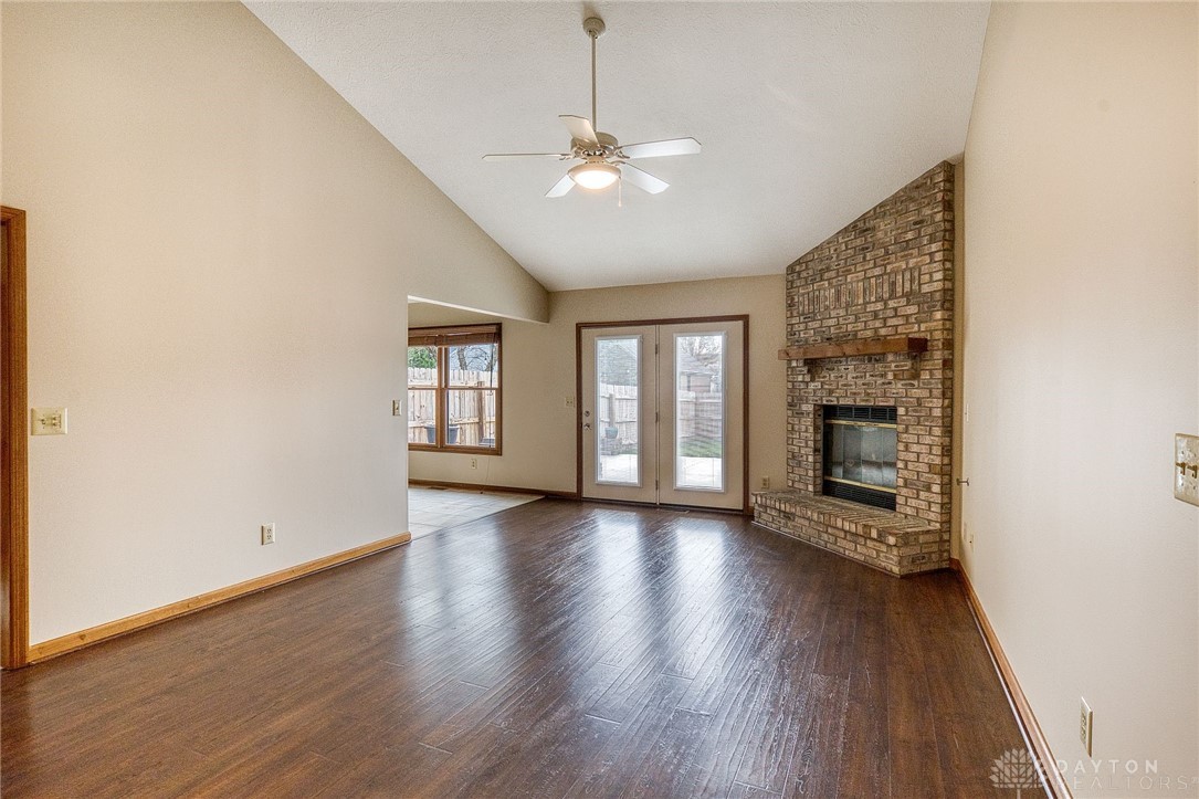 9469 Country Path Trail, Miamisburg, Ohio image 4
