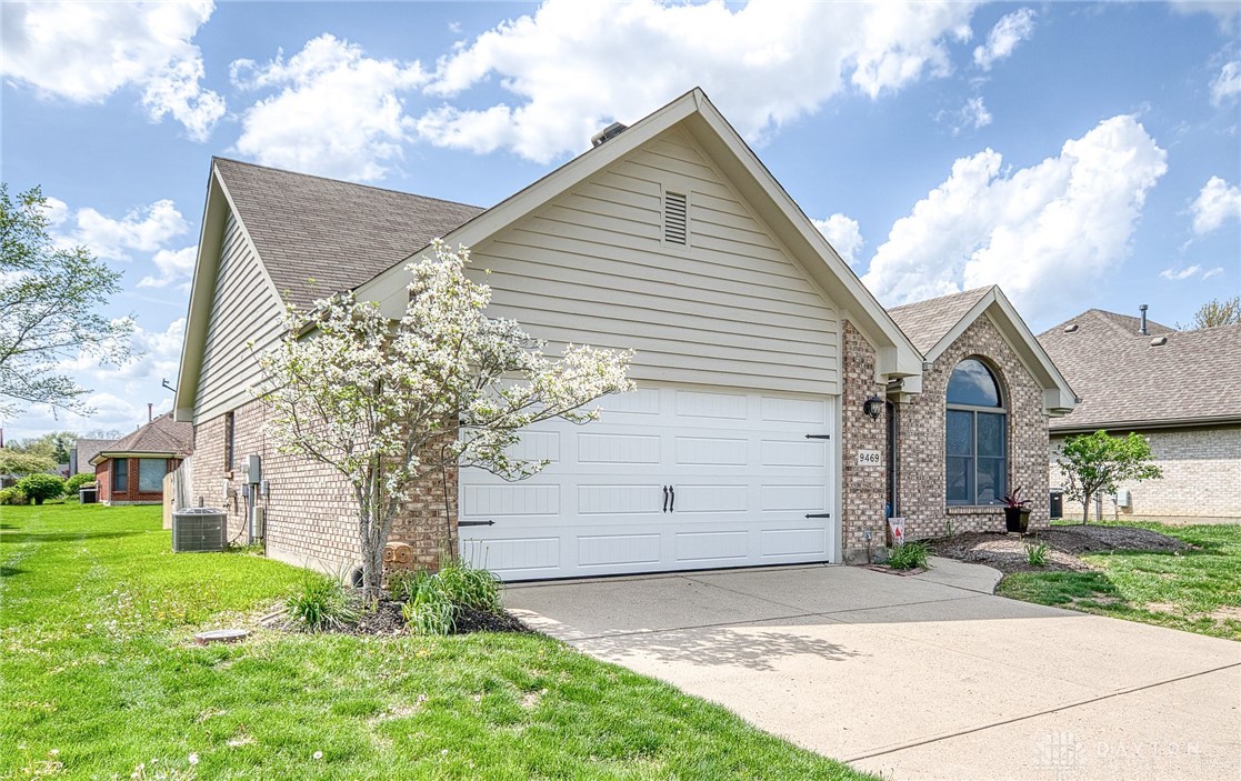 9469 Country Path Trail, Miamisburg, Ohio image 3