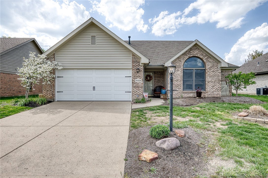 9469 Country Path Trail, Miamisburg, Ohio image 1