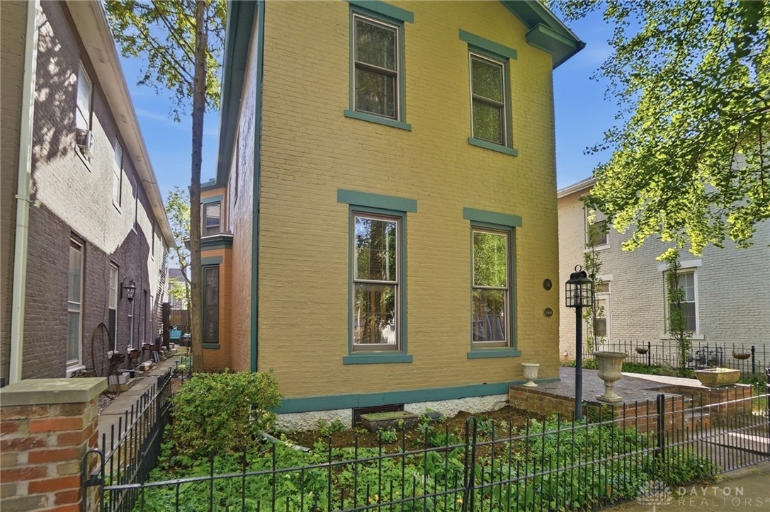 36 Tecumseh Street