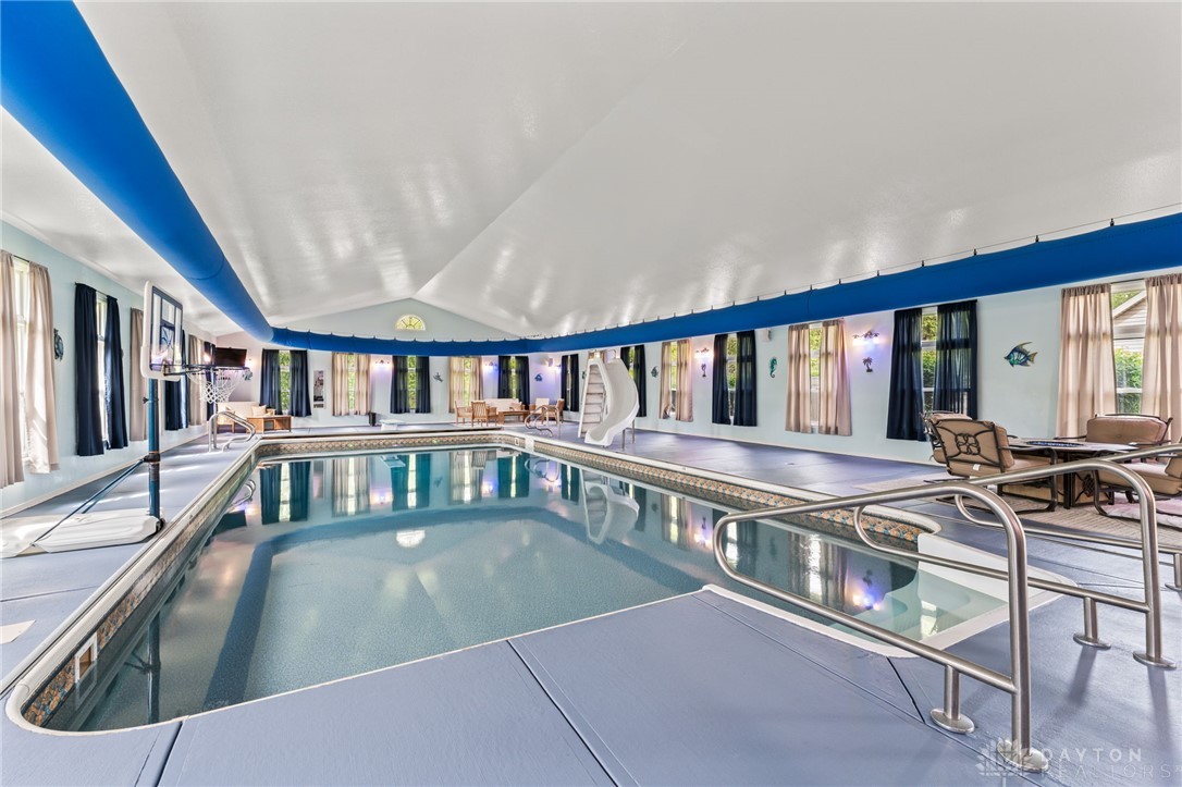 1537 Meadowlands Drive