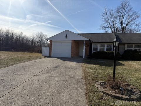 Photo of 8287 Briar Ridge Court, Dayton, OH 45424 (MLS # 951251)