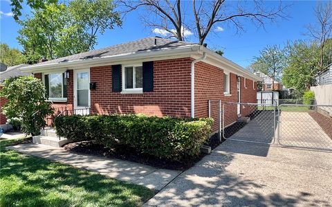 Photo of 3021 Bulah Avenue, Dayton, OH 45429 (MLS # 957459)
