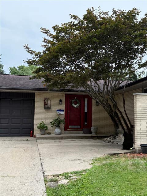 Homes For Sale - 420 Bowman Avenue<br/> Tipp City, OH 45371