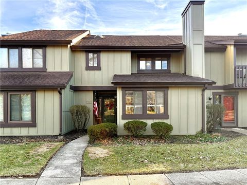 Photo of 1454 Carriage Trace Boulevard, Centerville, OH 45459 (MLS # 951891)