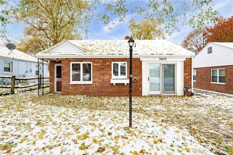 Photo of 2625 Oakley Avenue, Dayton, OH 45419 (MLS # 947633)
