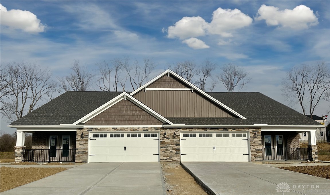 5017 Waterford Lane, Middletown, Ohio image 1