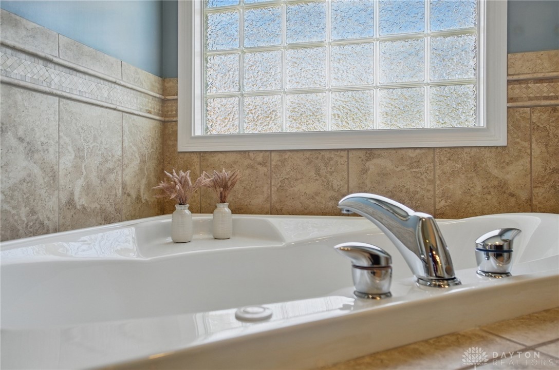 2631 Patrick Henry Drive, Beavercreek Township, Ohio image 33