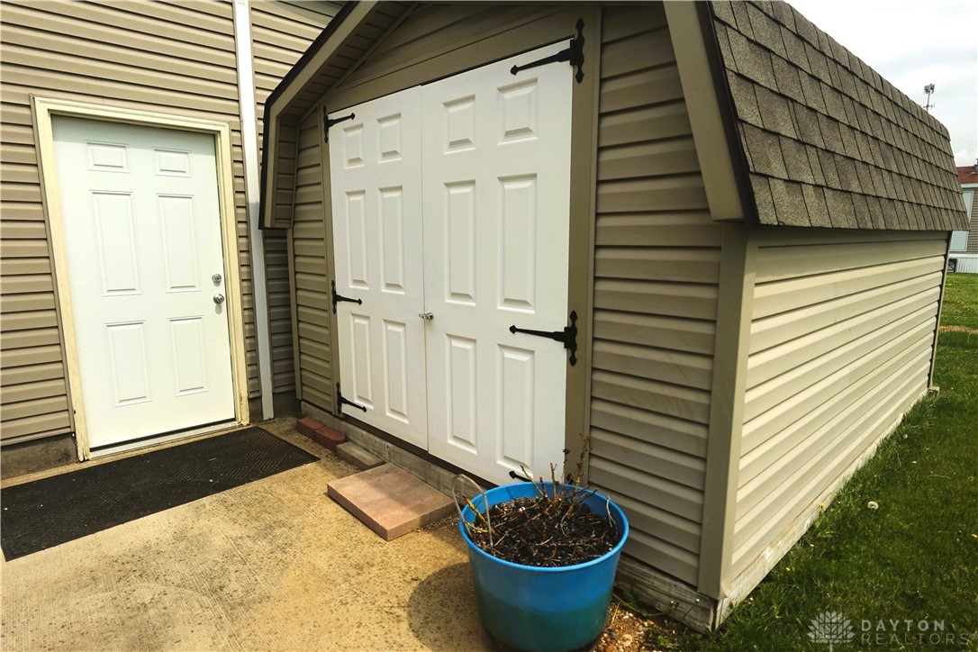 12195 Wellington, Medway, Ohio image 4