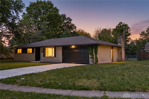 Photo of 6255 Constitution Drive, Harrison Twp, OH 45415 (MLS # 958362)