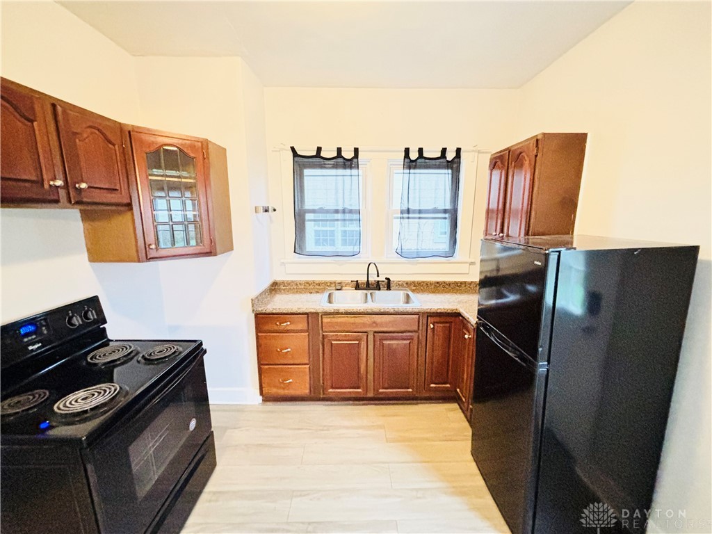 Dayton, Ohio 45420, United States, 2 Bedrooms Bedrooms, ,1 BathroomBathrooms,Residential,Active,246172