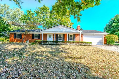 Photo of 5310 Glenmina Drive, Dayton, OH 45440 (MLS # 943986)