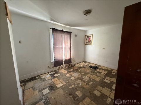 Tiny photo for 76 Vincent Street, Dayton, OH 45405 (MLS # 946163)