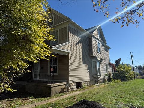 Photo of 76 Vincent Street, Dayton, OH 45405 (MLS # 946163)
