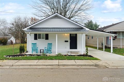 Photo of 979 Mcdowell Street, Xenia, OH 45385 (MLS # 947884)