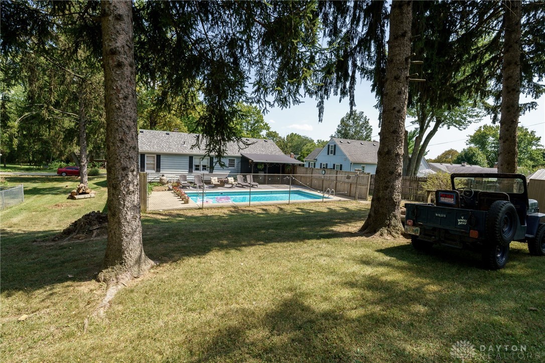 1081 Meadow Drive, Beavercreek, Ohio image 37