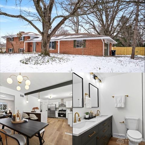 Photo of 262 Laurel Oak Drive, Washington Twp, OH 45459 (MLS # 951727)