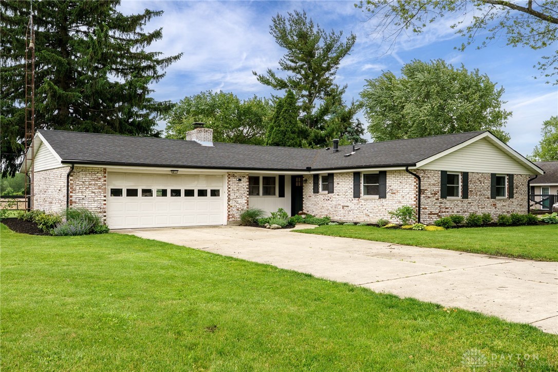 3300 Old Clifton Road, Springfield, Ohio image 1