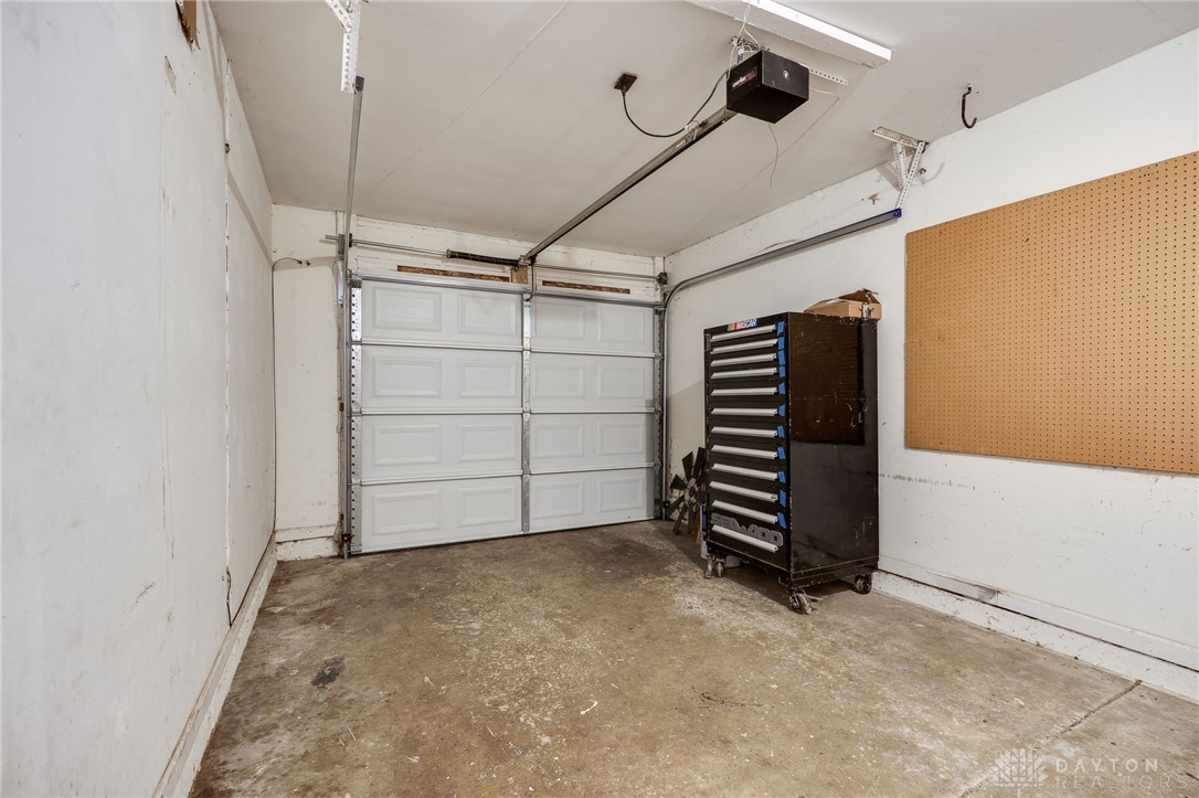 331 Woodlawn Drive, Fairborn, Ohio image 23