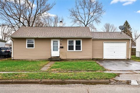 Photo of 230 Pat Lane, Fairborn, OH 45324 (MLS # 949401)