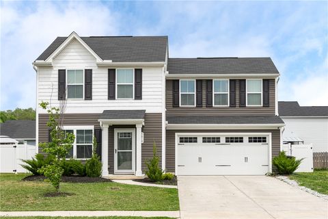 Photo of 5010 Wright Way, Moraine, OH 45439 (MLS # 957704)
