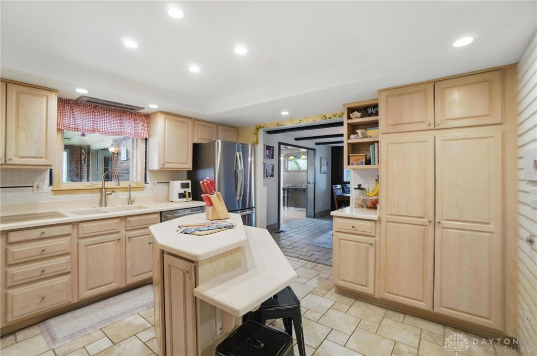 5724 Pennywell Drive, Dayton, Ohio image 10