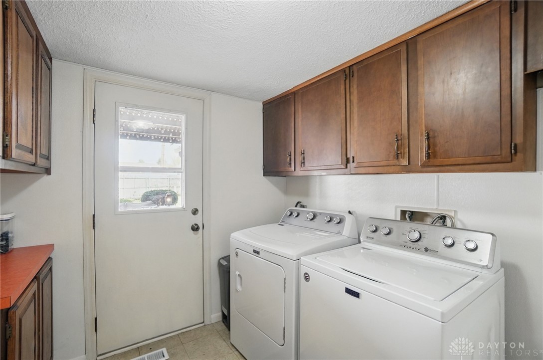 5724 Pennywell Drive, Dayton, Ohio image 24