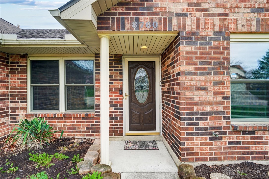 8760 Candlestick Lane, Dayton, Ohio image 2