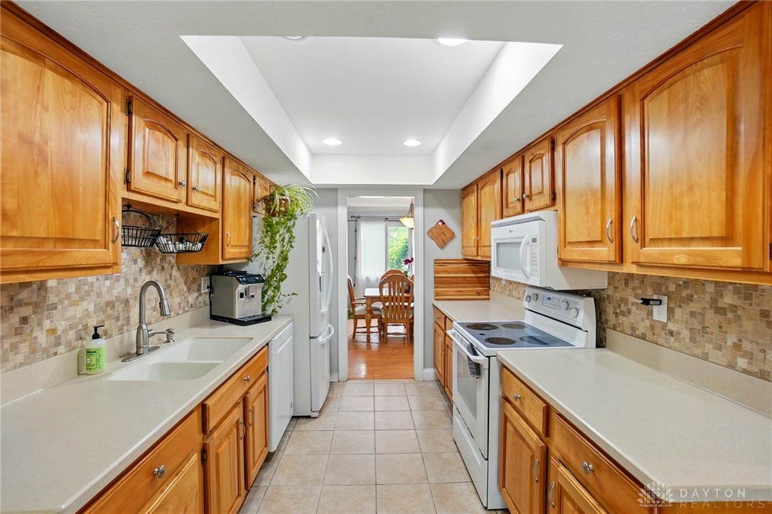 620 Talowood Drive, Beavercreek, Ohio image 13